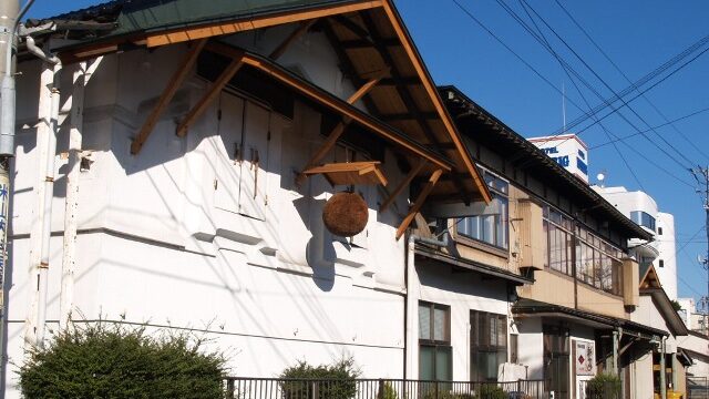 新政酒造の本社建物の外観（秋田県秋田市）