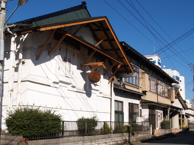 新政酒造の本社建物の外観（秋田県秋田市）